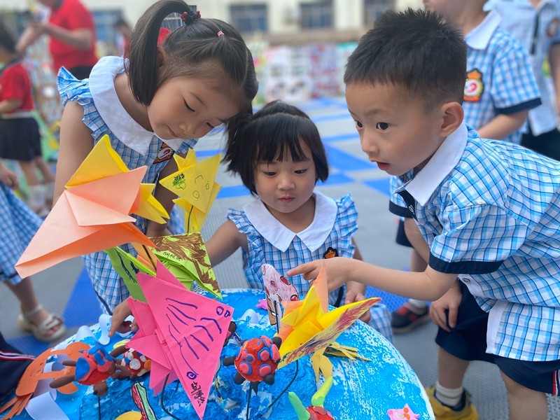 縣直機關(guān)幼兒園慶六一繪畫展.jpg